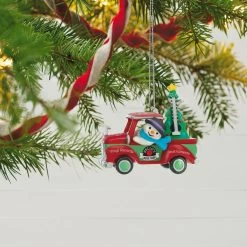 Hallmark Holiday Parade Nello's Music Shop Truck 2023 Ornament -Hallmark Toys Shop Nellos Music Shop Truck Keepsake Ornament 1799QXR8079 02