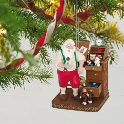 Hallmark The Artist At Work Special Edition Exclusive Ornament 9 Hallmark The Artist At Work Special Edition Exclusive Ornament -Hallmark Toys Shop Santa at Work Keepsake Ornament 4999QGO2827 02