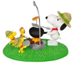 Hallmark The Peanuts® Gang Pancake Pals Ornament -Hallmark Toys Shop Snoopy Beagle Scouts Pancake Breakfast Keepsake Ornament 1899QXI7049 06